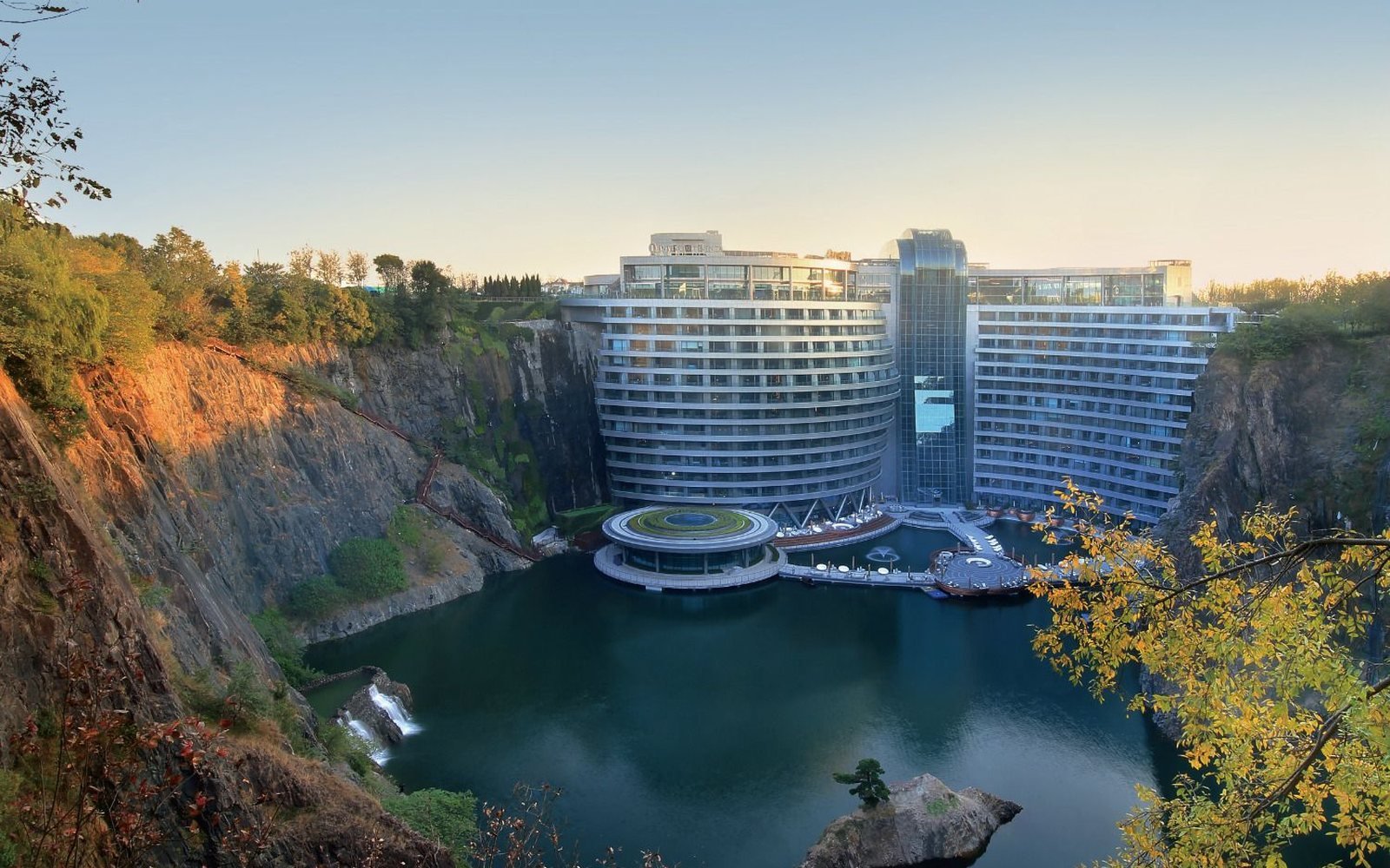 InterContinental Shanghai Wonderland — hotel built into the face of a decommissioned quarry
