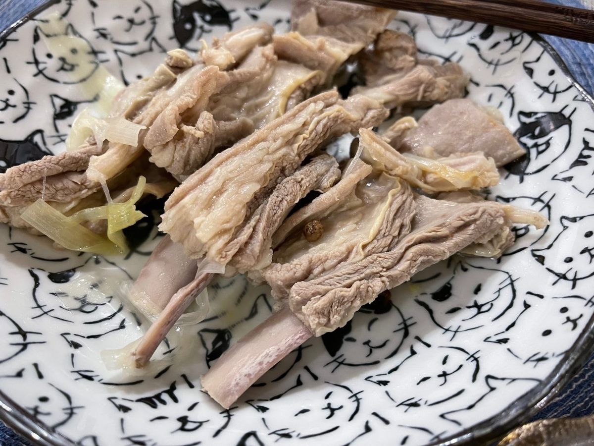 Hand-grabbed lamb platter