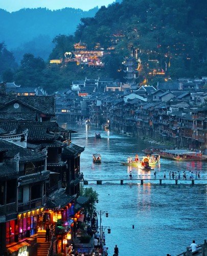 Fenghuang lantern-lit night