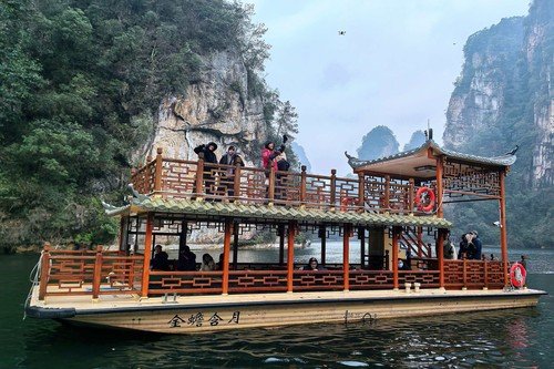 Baofeng Lake boat cruise