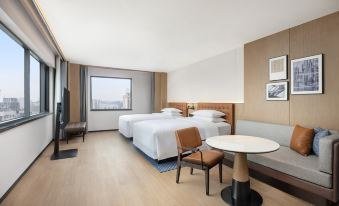 Four Points by Sheraton Chongqing room with city view