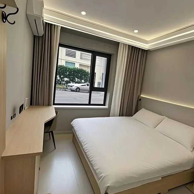 Jiayuguan Hotel twin room