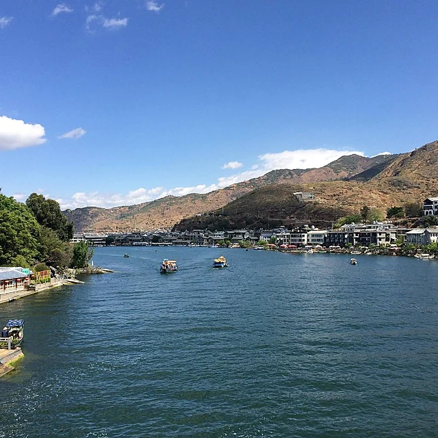 Wenbi Village lakeshore